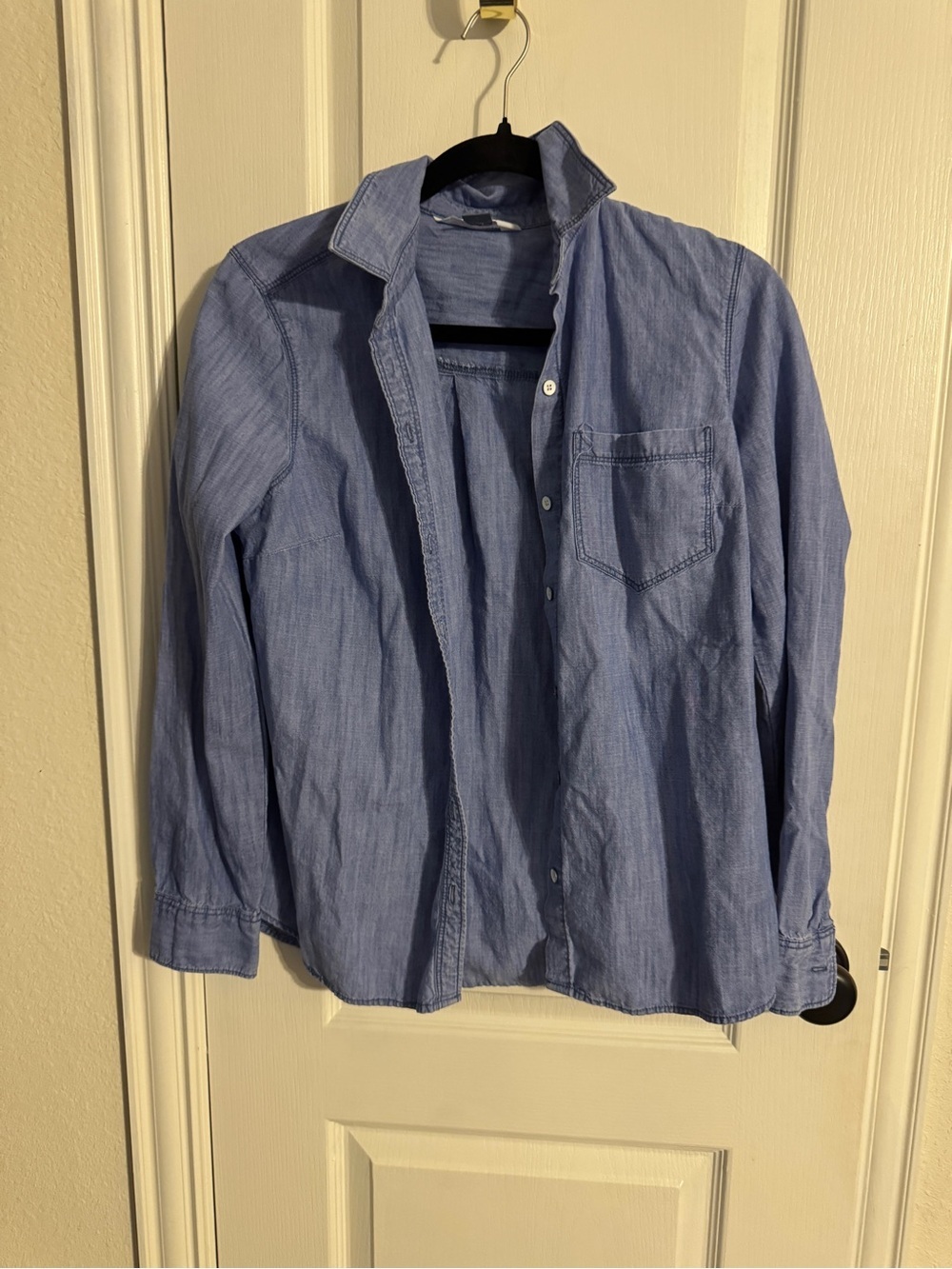 Old Navy Light Blue Button-Down Shirt